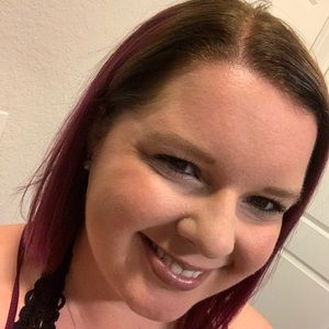 Meet your Posher, Caroline